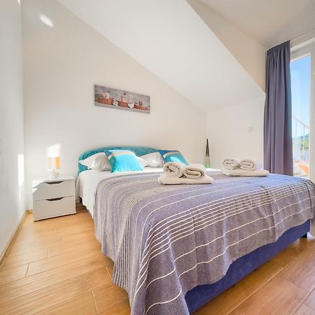 Regina Del Mare Apartment Slatine Luaran gambar
