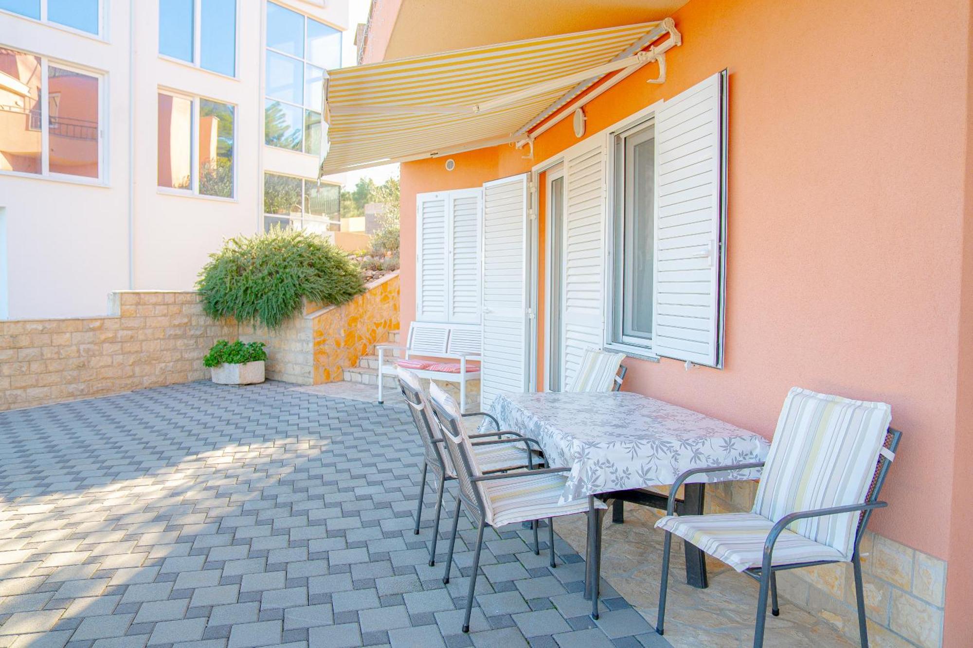 Regina Del Mare Apartment Slatine Luaran gambar