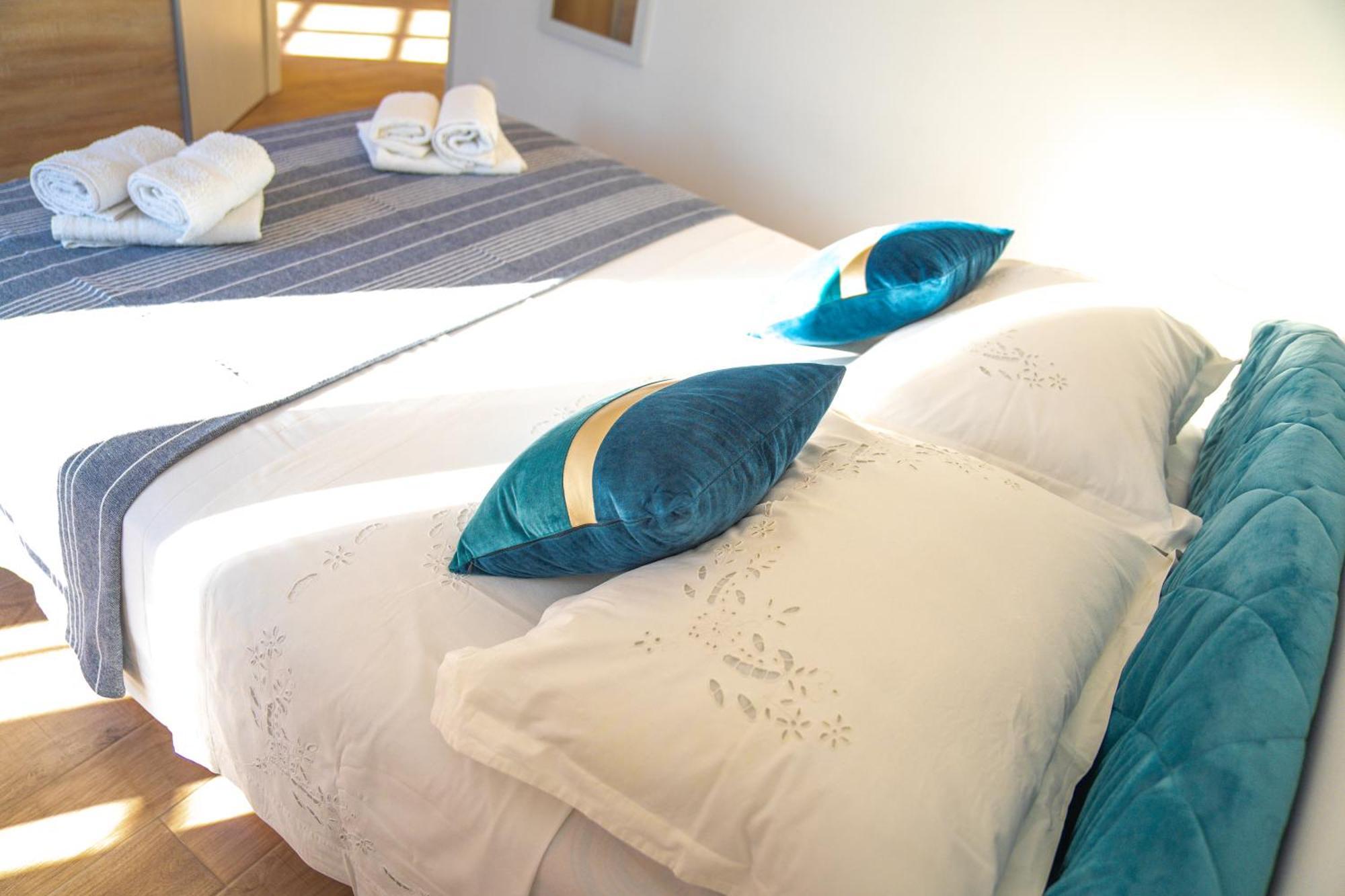 Regina Del Mare Apartment Slatine Luaran gambar