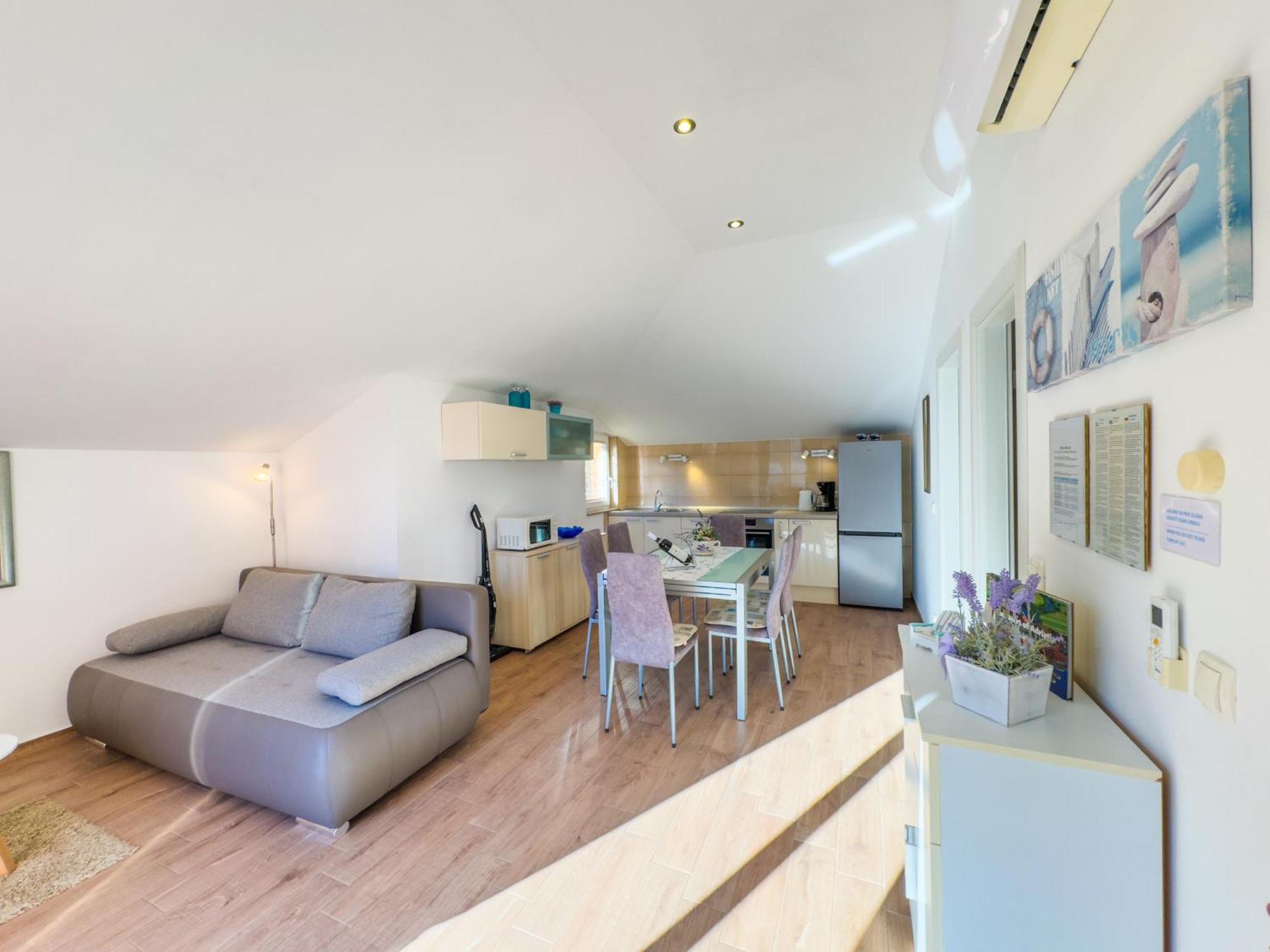 Regina Del Mare Apartment Slatine Luaran gambar