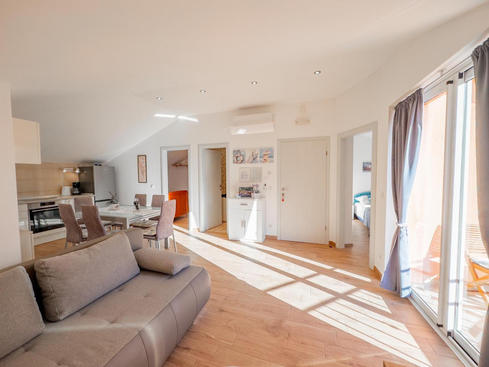 Regina Del Mare Apartment Slatine Luaran gambar