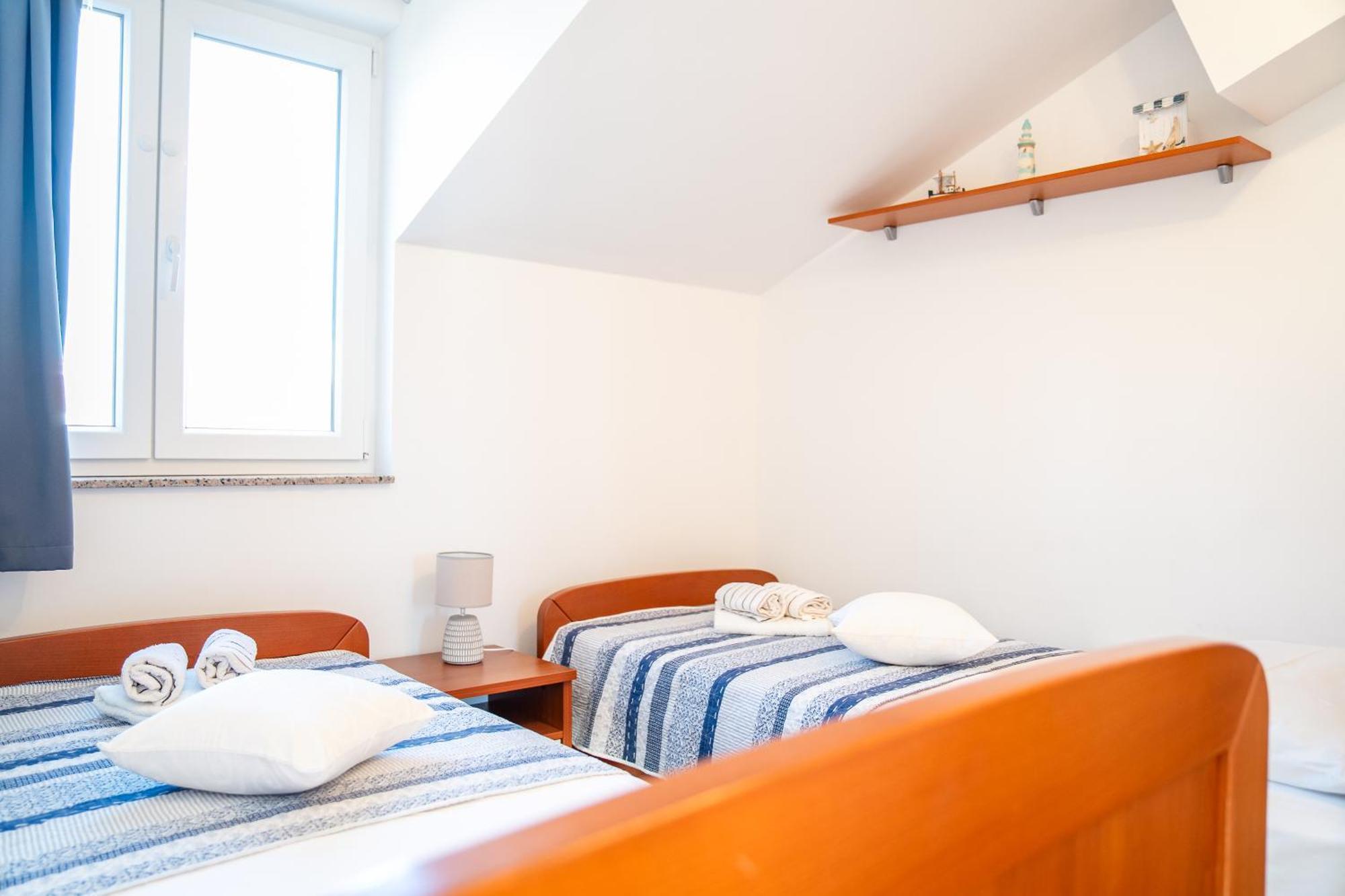 Regina Del Mare Apartment Slatine Luaran gambar