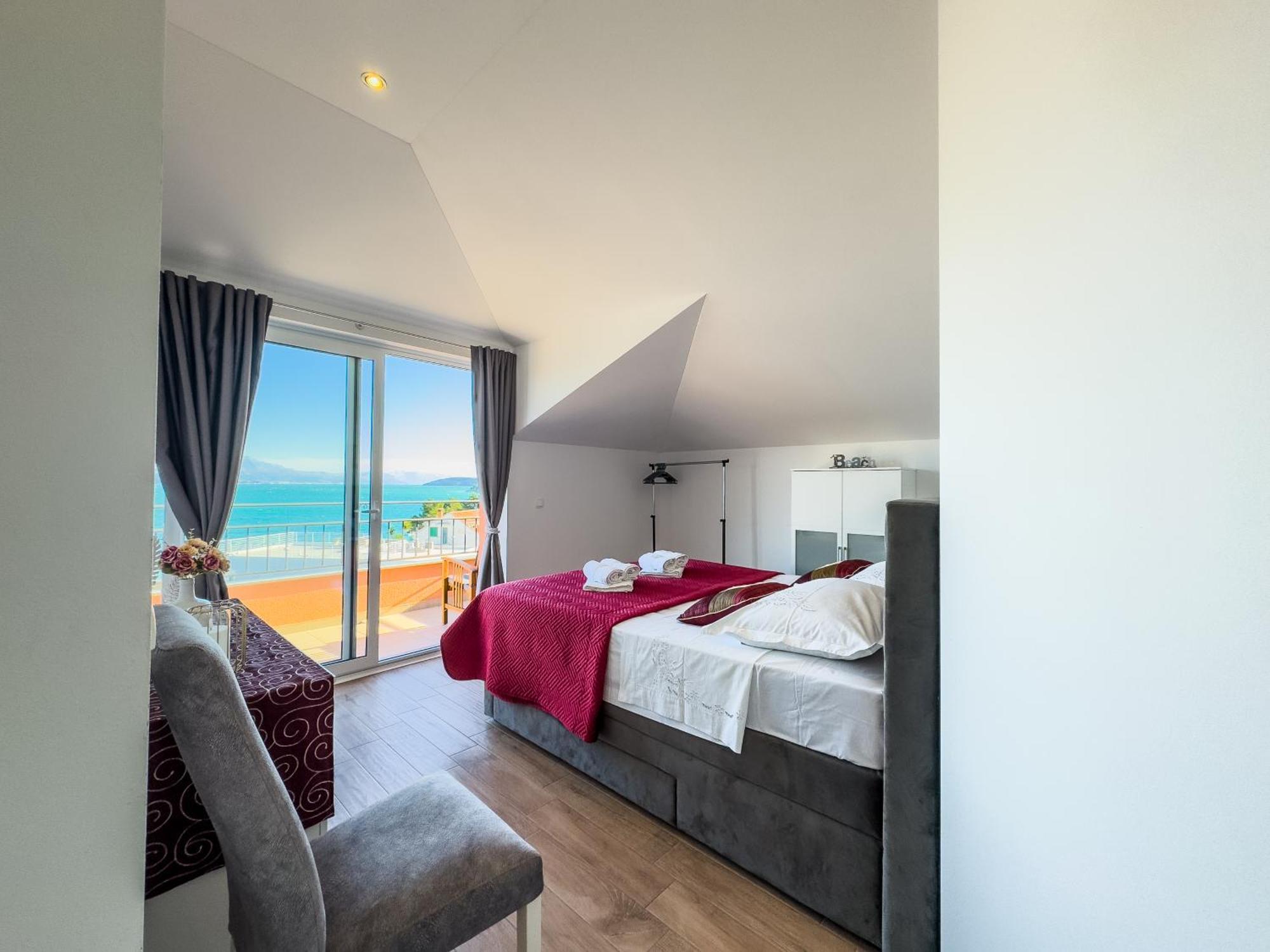 Regina Del Mare Apartment Slatine Luaran gambar