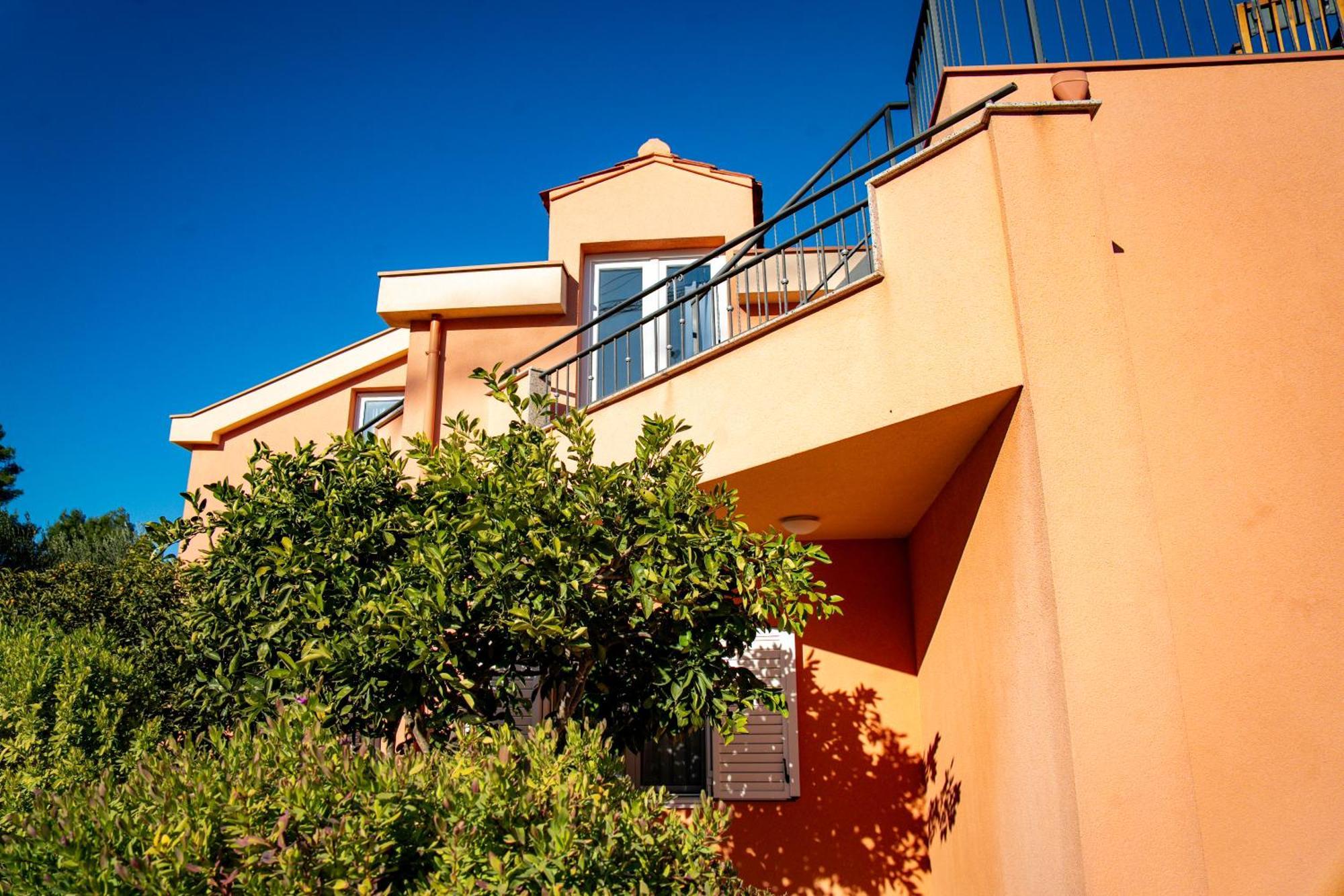 Regina Del Mare Apartment Slatine Luaran gambar