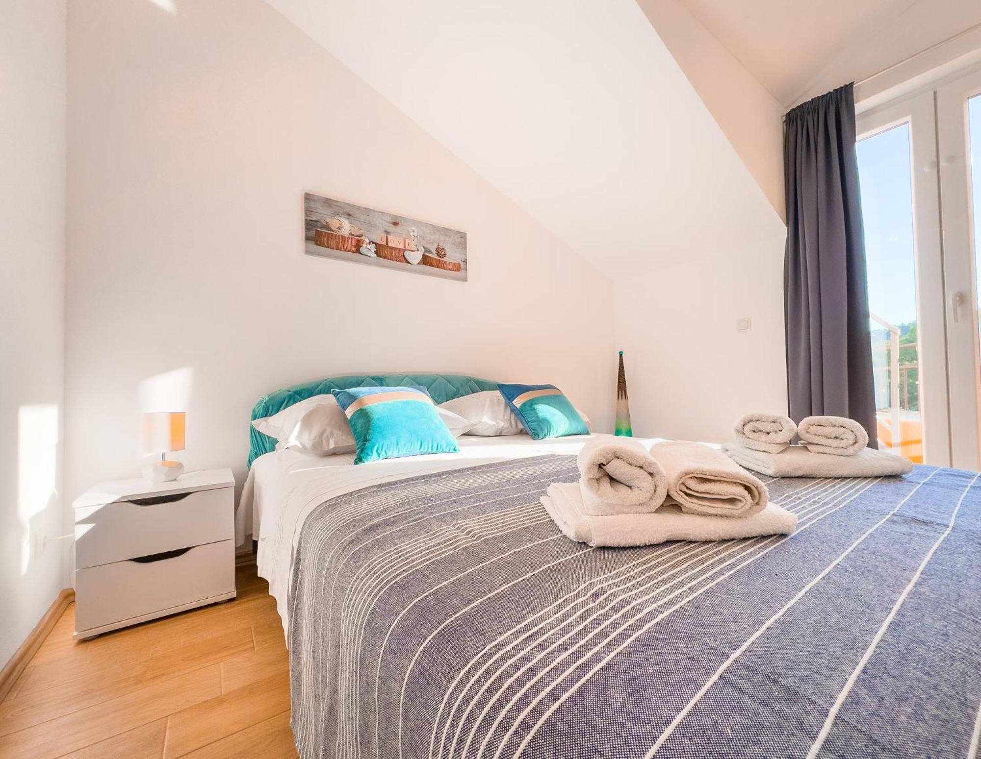 Regina Del Mare Apartment Slatine Luaran gambar