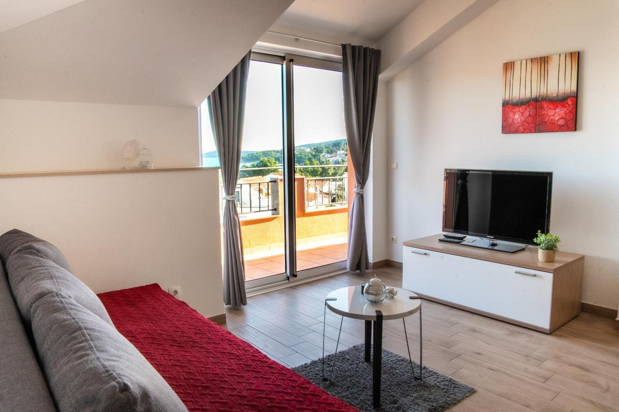Regina Del Mare Apartment Slatine Luaran gambar