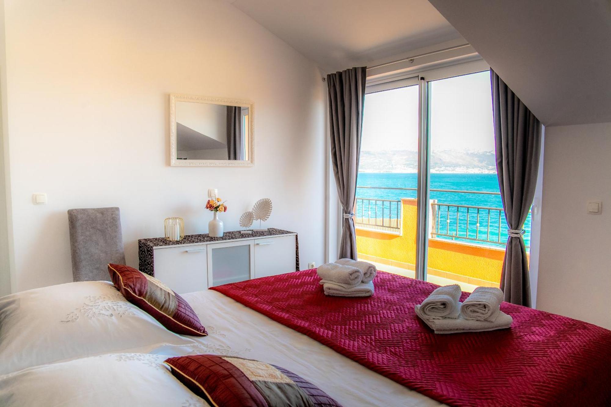 Regina Del Mare Apartment Slatine Luaran gambar