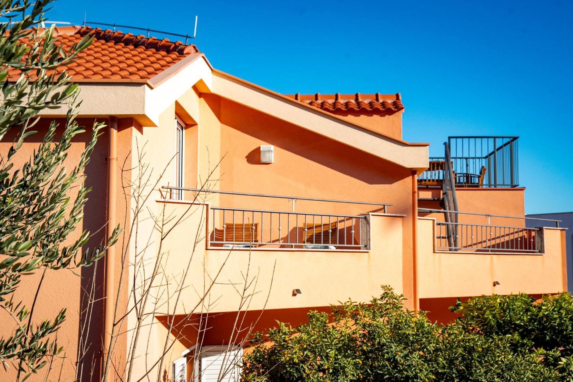 Regina Del Mare Apartment Slatine Luaran gambar