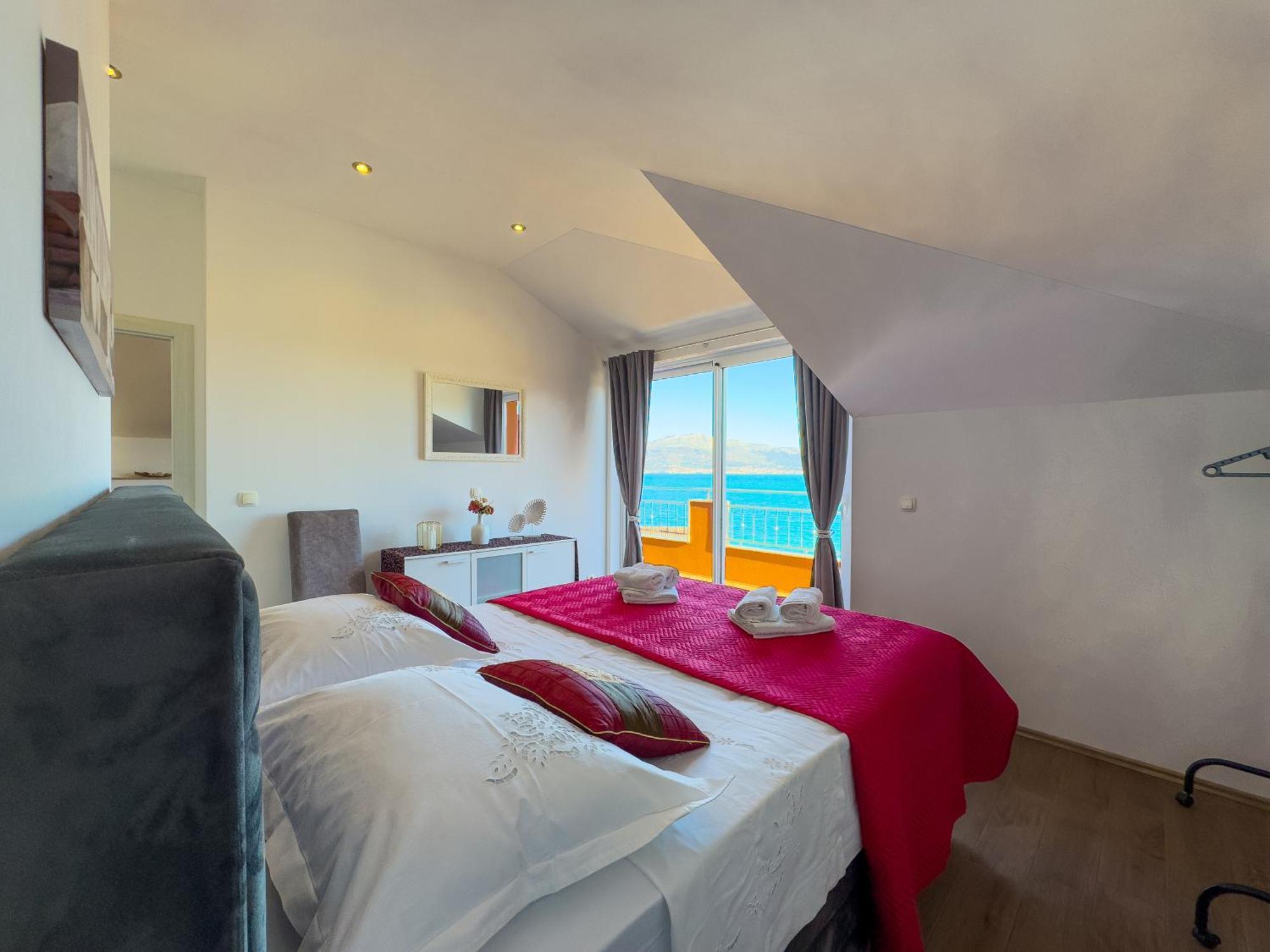 Regina Del Mare Apartment Slatine Luaran gambar