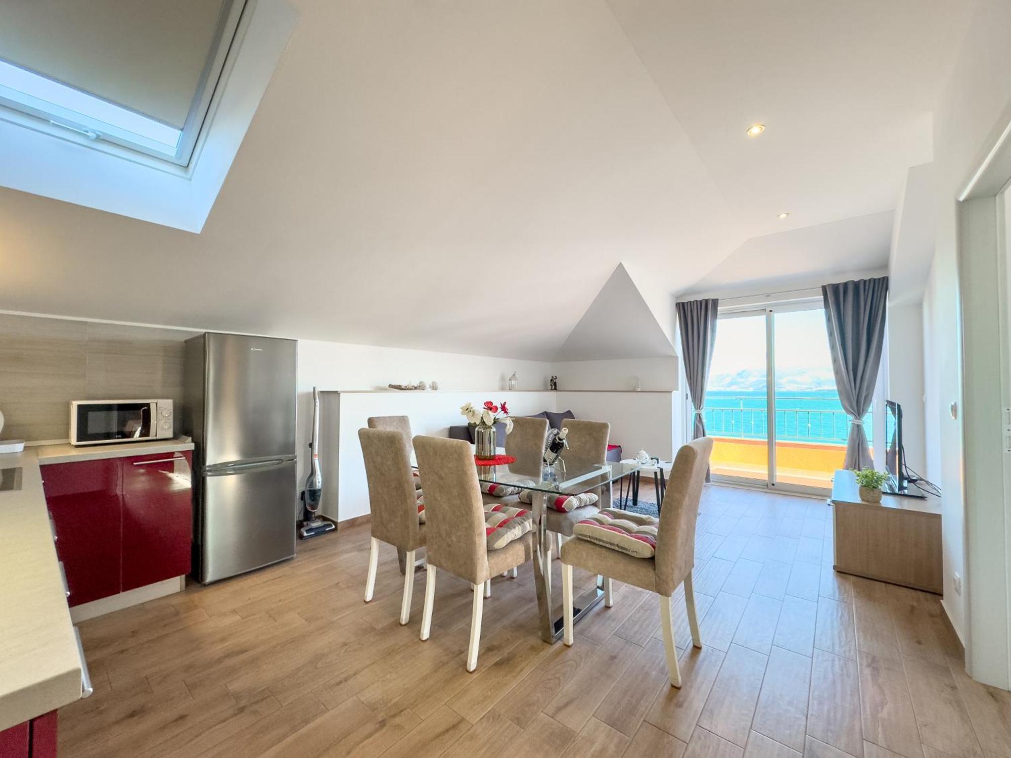 Regina Del Mare Apartment Slatine Luaran gambar