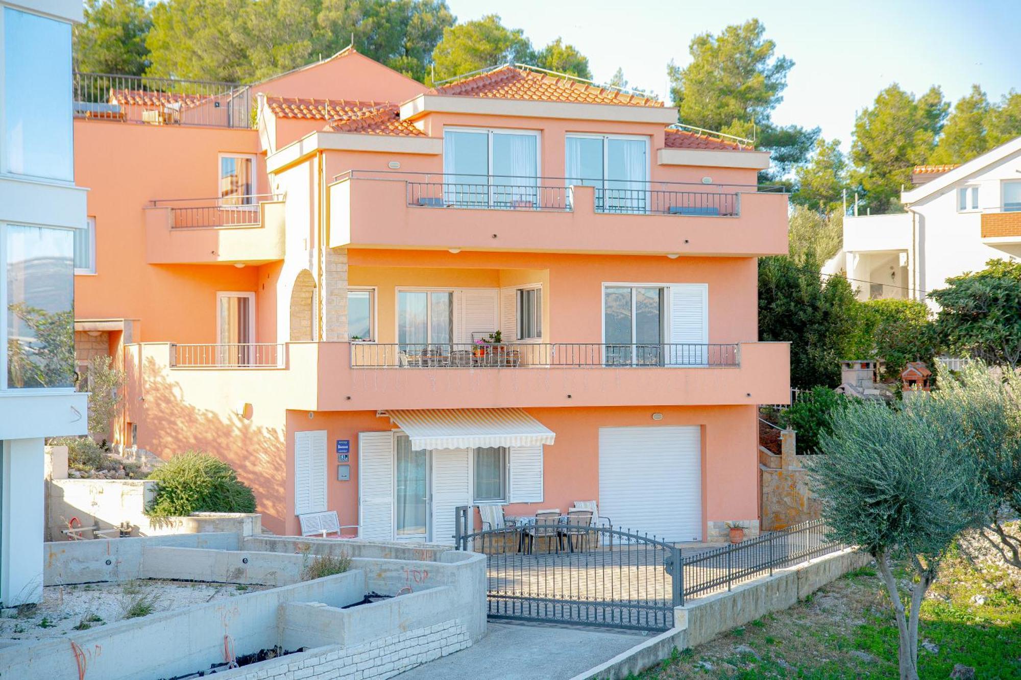 Regina Del Mare Apartment Slatine Luaran gambar
