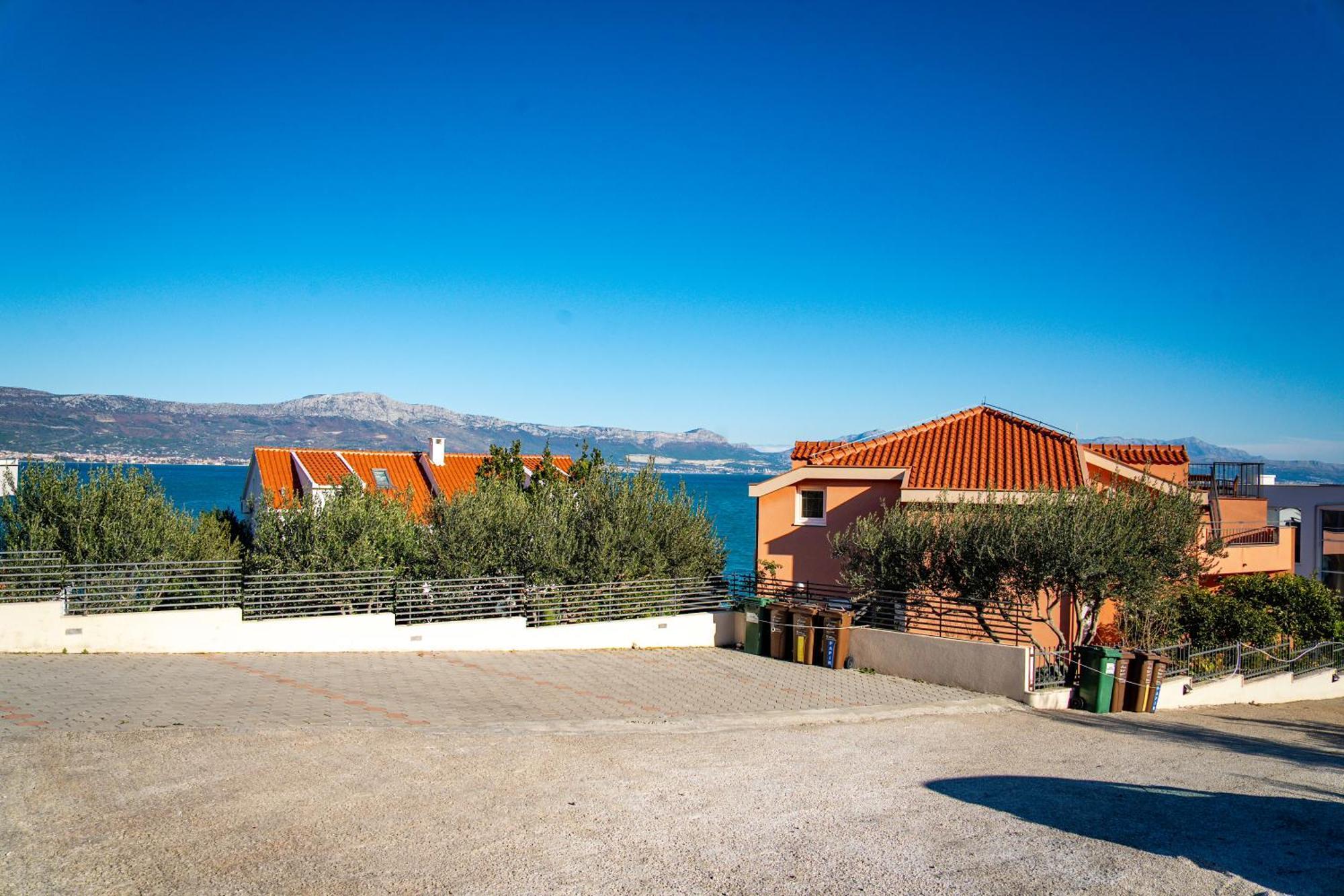 Regina Del Mare Apartment Slatine Luaran gambar