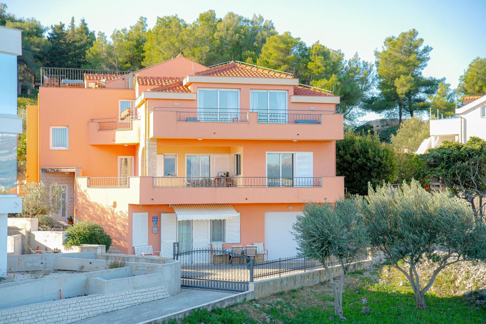 Regina Del Mare Apartment Slatine Luaran gambar
